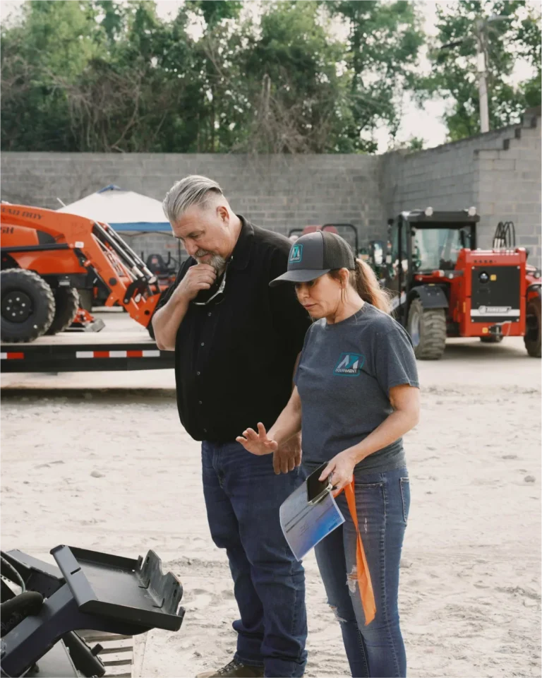 M7 Equipment team member assisting a customer